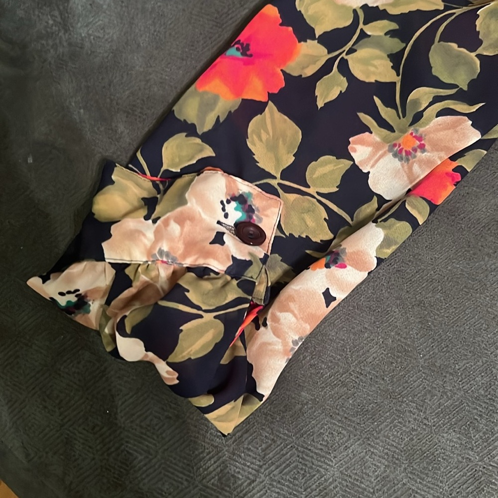 David Matthew Size 8 Navy Floral Button Up Blouse… - image 6